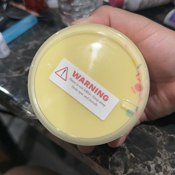 Squishy bunnii slime - Picture 4 of 5